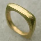 18ct gold contemporary square ring