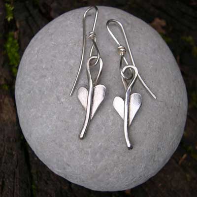 Small-heart-earrings-400
