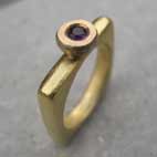 Amethyst square ring - 18ct gold