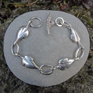 Flowing-leaf-bracelet-B300