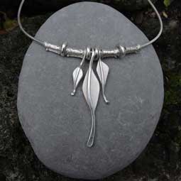 Jasmin-leaf-necklace-255